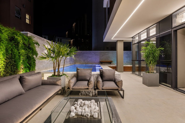 Imagem Apartamento com 3 Quartos à Venda, 168 m² em Centro - Curitiba