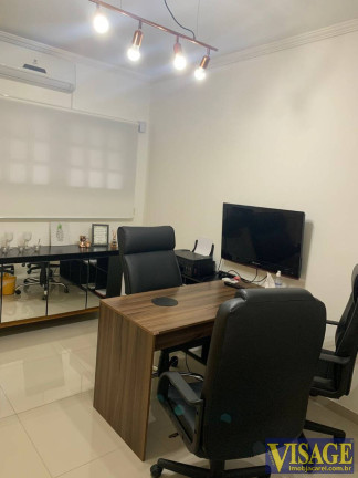 Imagem Casa com 3 Quartos à Venda,  em Parque Brasil - Jacareí