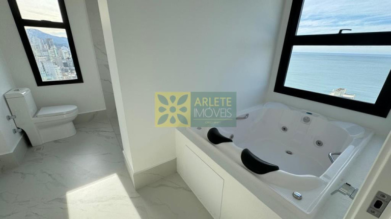 Imagem Apartamento com 4 Quartos à Venda, 180 m² em Meia Praia - Itapema Imagem Apartamento com 4 Quartos à Venda, 180 m² em Meia Praia - Itapema