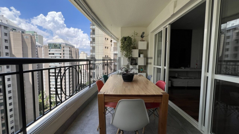 Imagem Apartamento com 3 Quartos à Venda, 103 m² em Moema - São Paulo Imagem Apartamento com 3 Quartos à Venda, 103 m² em Moema - São Paulo