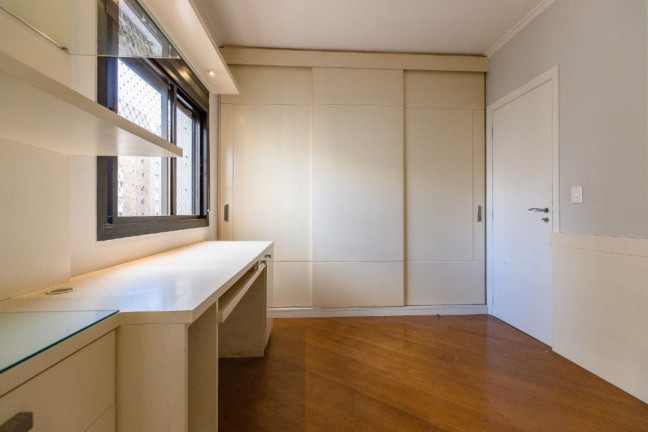 Imagem Imóvel com 4 Quartos à Venda, 156 m² em Moema - São Paulo Imagem Imóvel com 4 Quartos à Venda, 156 m² em Moema - São Paulo