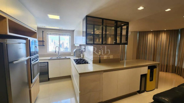 Imagem Apartamento com 3 Quartos à Venda, 136 m² em Centro - Balneário Camboriú Imagem Apartamento com 3 Quartos à Venda, 136 m² em Centro - Balneário Camboriú