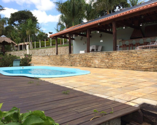 Imagem Imóvel com 2 Quartos à Venda, 5.500 m² em Graminha - Juiz De Fora