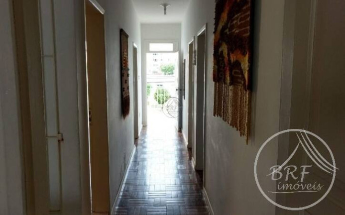 Imagem Casa com 6 Quartos à Venda, 196 m² em Balneário - Florianópolis Imagem Casa com 6 Quartos à Venda, 196 m² em Balneário - Florianópolis