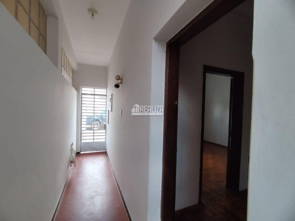 Imagem Casa com 3 Quartos para Alugar, 250 m² em Estados Unidos - Uberaba Imagem Casa com 3 Quartos para Alugar, 250 m² em Estados Unidos - Uberaba
