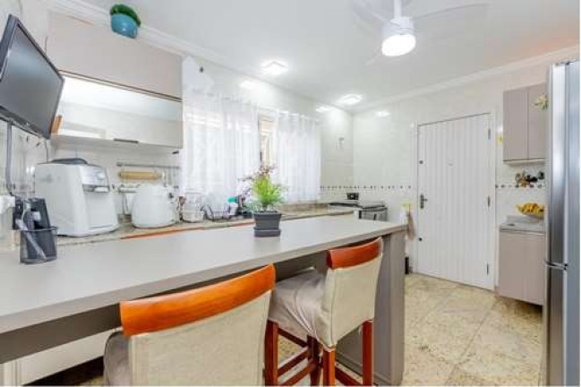 Imagem Casa com 6 Quartos à Venda, 226 m² em Vila Bertioga - São Paulo