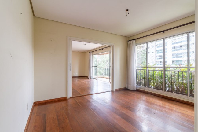 Imagem Imóvel com 3 Quartos à Venda, em Vila Andrade - São Paulo Imagem Imóvel com 3 Quartos à Venda, em Vila Andrade - São Paulo