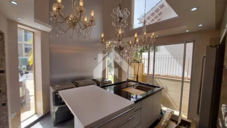 Imagem Casa de Condomínio com 4 Quartos à Venda, 288 m² em Alphaville - Santana De Parnaíba Imagem Casa de Condomínio com 4 Quartos à Venda, 288 m² em Alphaville - Santana De Parnaíba