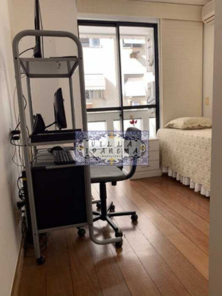 Imagem Apartamento com 3 Quartos à Venda, 121 m² em Leme - Rio De Janeiro Imagem Apartamento com 3 Quartos à Venda, 121 m² em Leme - Rio De Janeiro