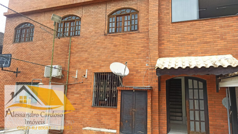 Imagem Casa com 5 Quartos à Venda, 350 m² em Centro - Nova Friburgo Imagem Casa com 5 Quartos à Venda, 350 m² em Centro - Nova Friburgo
