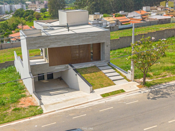 Casa com 3 Quartos à Venda, 230 m² em Vila Pagano - Valinhos