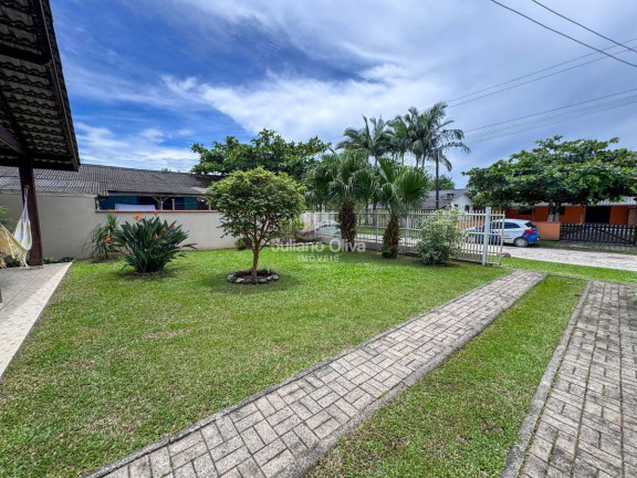 Imagem Casa com 3 Quartos à Venda, 145 m² em Barra Do Sai - Itapoá