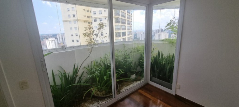 Imagem Imóvel com 3 Quartos à Venda, em Vila Sofia - São Paulo Imagem Imóvel com 3 Quartos à Venda, em Vila Sofia - São Paulo