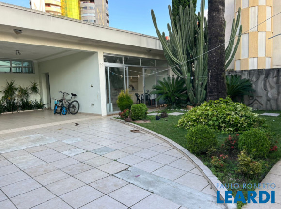 Casa com 5 Quartos à Venda, 463 m² em Vila Assunção - Santo André