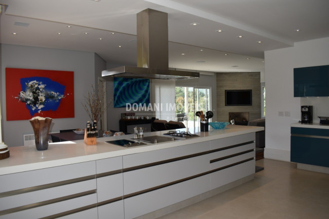 Imagem Casa com 4 Quartos à Venda, 350 m² em Região Do Alto Do Capivari - Campos Do Jordão Imagem Casa com 4 Quartos à Venda, 350 m² em Região Do Alto Do Capivari - Campos Do Jordão