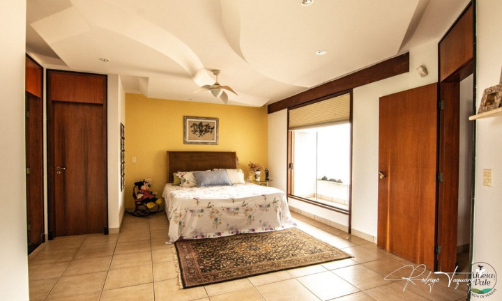Casa de Condomínio com 4 Quartos à Venda, 761 m² em Residencial Aldeia Do Vale - Goiânia