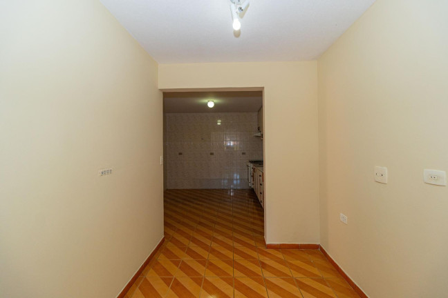 Imagem Sobrado com 4 Quartos para Alugar, 142 m² em Orleans - Curitiba Imagem Sobrado com 4 Quartos para Alugar, 142 m² em Orleans - Curitiba