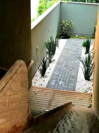 Imagem Imóvel com 6 Quartos à Venda, em Mariscal - Bombinhas Imagem Imóvel com 6 Quartos à Venda, em Mariscal - Bombinhas