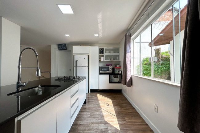 Imagem Casa com 3 Quartos à Venda, 404 m² em Ponta Aguda - Blumenau Imagem Casa com 3 Quartos à Venda, 404 m² em Ponta Aguda - Blumenau