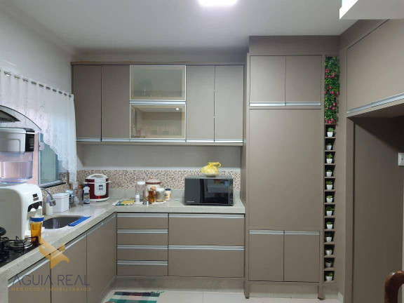 Imagem Casa com 3 Quartos à Venda, 238 m² em Jardim Jóquei Club - Campo Grande Imagem Casa com 3 Quartos à Venda, 238 m² em Jardim Jóquei Club - Campo Grande