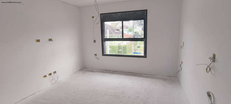 Imagem Casa com 3 Quartos à Venda, 162 m² em Xaxim - Curitiba