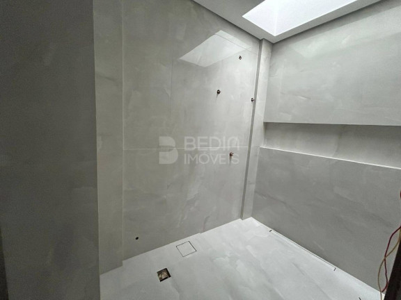Imagem Sobrado com 3 Quartos à Venda, 240 m² em Barra - Balneário Camboriú Imagem Sobrado com 3 Quartos à Venda, 240 m² em Barra - Balneário Camboriú