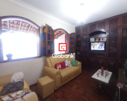 Imagem Casa com 3 Quartos à Venda, 300 m² em Sagrada Familia - Montes Claros Imagem Casa com 3 Quartos à Venda, 300 m² em Sagrada Familia - Montes Claros