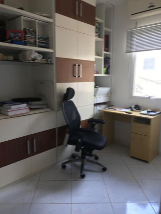 Imagem Casa com 4 Quartos à Venda, em Patamares - Salvador Imagem Casa com 4 Quartos à Venda, em Patamares - Salvador