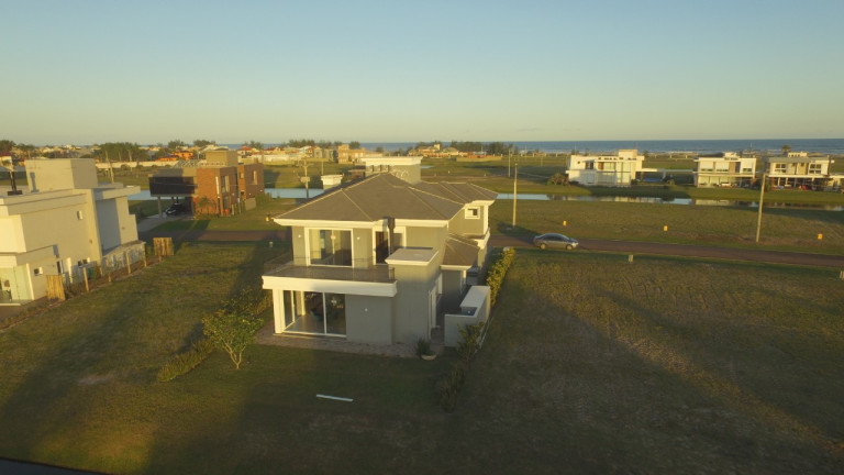 Imagem Apartamento com 3 Quartos à Venda, 126 m² em Navegantes - Capão Da Canoa