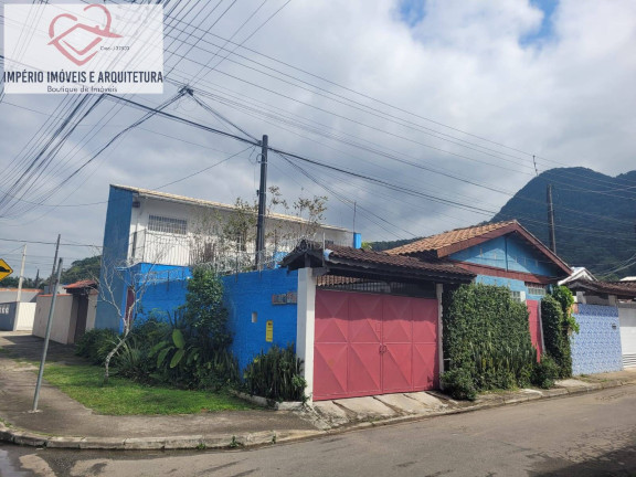 Casa com 3 Quartos à Venda,  em Caraguatatuba