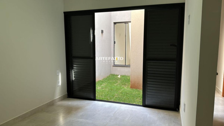 Imagem Casa com 3 Quartos à Venda, 180 m² Imagem Casa com 3 Quartos à Venda, 180 m²