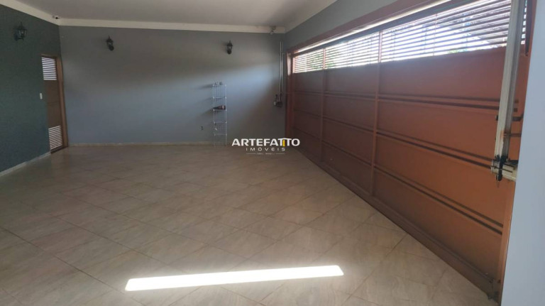 Imagem Casa com 4 Quartos à Venda, 240 m² Imagem Casa com 4 Quartos à Venda, 240 m²