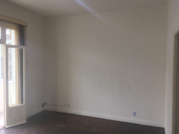 Imagem Imóvel com 3 Quartos à Venda, 110 m² em Urca - Rio De Janeiro Imagem Imóvel com 3 Quartos à Venda, 110 m² em Urca - Rio De Janeiro