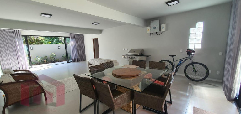 Imagem Imóvel com 3 Quartos à Venda, 270 m²