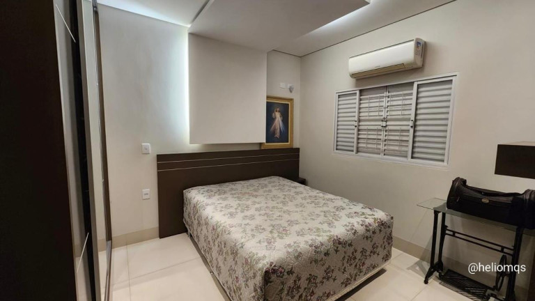 Imagem Sobrado com 3 Quartos à Venda, 260 m² em Amambaí - Campo Grande Imagem Sobrado com 3 Quartos à Venda, 260 m² em Amambaí - Campo Grande