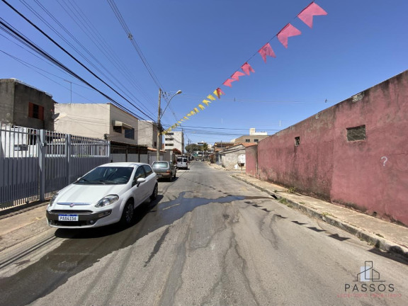 Imagem Casa com 2 Quartos à Venda, 128 m²