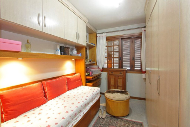 Imagem Casa com 3 Quartos à Venda, 355 m² em Santo Antônio - Porto Alegre Imagem Casa com 3 Quartos à Venda, 355 m² em Santo Antônio - Porto Alegre