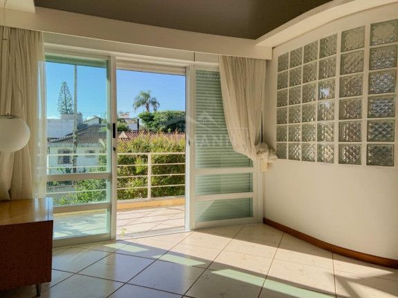 Imagem Casa com 3 Quartos à Venda, 239 m² em Itaguaçu - Florianópolis Imagem Casa com 3 Quartos à Venda, 239 m² em Itaguaçu - Florianópolis