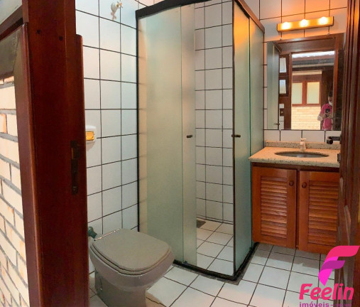 Imagem Casa com 6 Quartos à Venda, 370 m² em Armação - Florianópolis Imagem Casa com 6 Quartos à Venda, 370 m² em Armação - Florianópolis