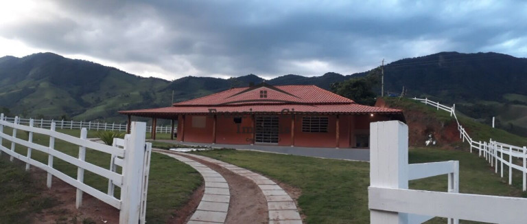 Imagem Imóvel com 2 Quartos à Venda, 193.600 m² em Biguá - Delfim Moreira Imagem Imóvel com 2 Quartos à Venda, 193.600 m² em Biguá - Delfim Moreira