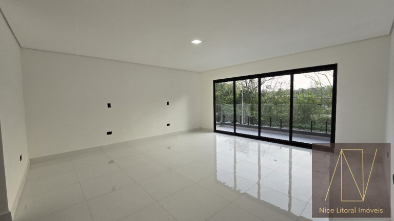 Imagem Sobrado com 4 Quartos à Venda, 300 m² em Massaguaçu - Caraguatatuba Imagem Sobrado com 4 Quartos à Venda, 300 m² em Massaguaçu - Caraguatatuba