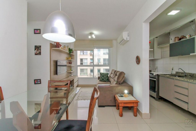 Imóvel com 2 Quartos à Venda, 56 m² em Cavalhada - Porto Alegre