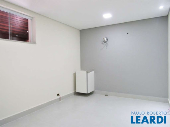 Imagem Sobrado com 9 Quartos à Venda, 250 m² em Centro - Santo André Imagem Sobrado com 9 Quartos à Venda, 250 m² em Centro - Santo André