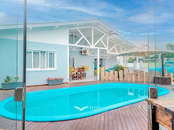 Imagem Casa com 4 Quartos à Venda, 240 m² em Centro - Barra Velha Imagem Casa com 4 Quartos à Venda, 240 m² em Centro - Barra Velha