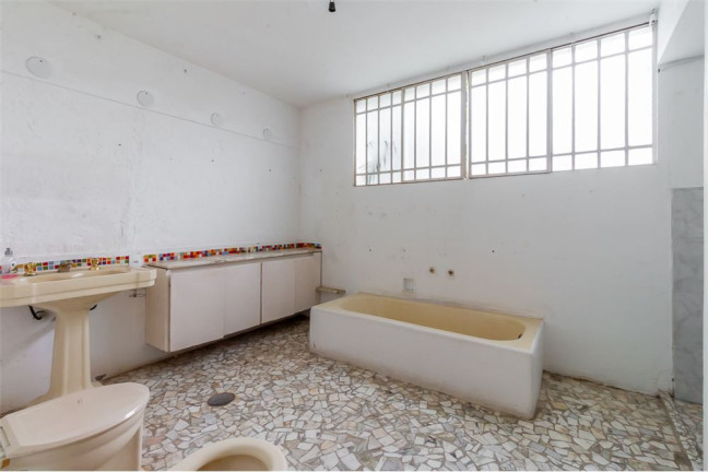 Imagem Casa com 3 Quartos à Venda, em Pacaembu - São Paulo Imagem Casa com 3 Quartos à Venda, em Pacaembu - São Paulo