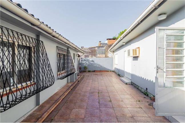 Imagem Casa com 4 Quartos à Venda, em Santa Tereza - Porto Alegre Imagem Casa com 4 Quartos à Venda, em Santa Tereza - Porto Alegre