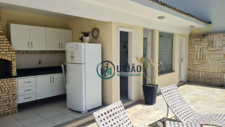 Imagem Casa com 3 Quartos à Venda, 242 m² em Camboinhas - Niterói