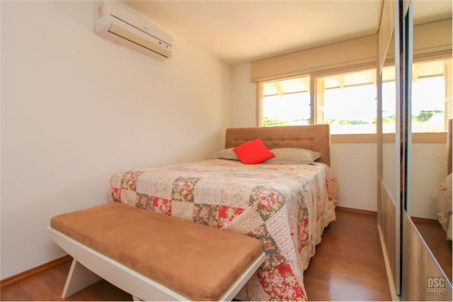 Imagem Casa com 2 Quartos à Venda, em Ipanema - Porto Alegre Imagem Casa com 2 Quartos à Venda, em Ipanema - Porto Alegre