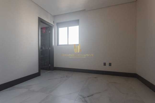 Imagem Apartamento com 3 Quartos à Venda, 130 m² em Centro - Balneário Camboriú