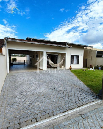 Imagem Casa com 3 Quartos à Venda, em Boehmerwald - Joinville Imagem Casa com 3 Quartos à Venda, em Boehmerwald - Joinville
